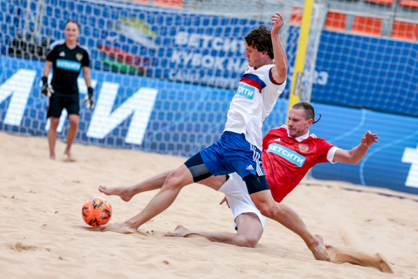 В Санкт-Петербурге прошёл Матч Звёзд и Легенд пляжного футбола