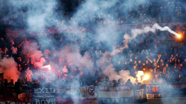 "Монпелье" лишили одного очка за брошенную болельщиками петарду в футболиста