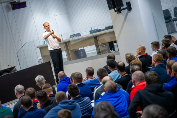 Академия РФС провела переаттестацию тренеров в Москве