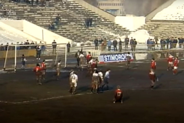 Культовые футбольные матчи в России при плохих погодных условиях в 90-е и нулевые: рейтинг, фото