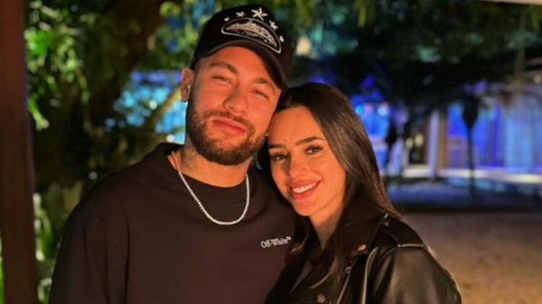 Неймар отреагировал на смерть подруги во время операции по липосакции