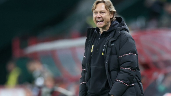 В &laquo;Оренбурге&raquo; резко ответили Карпину на критику стадиона: &laquo;То размер поля маленький, то газон не тот&raquo;