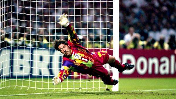 Шмейхель, Чех, Алиссон и еще семь лучших вратарей в истории АПЛ