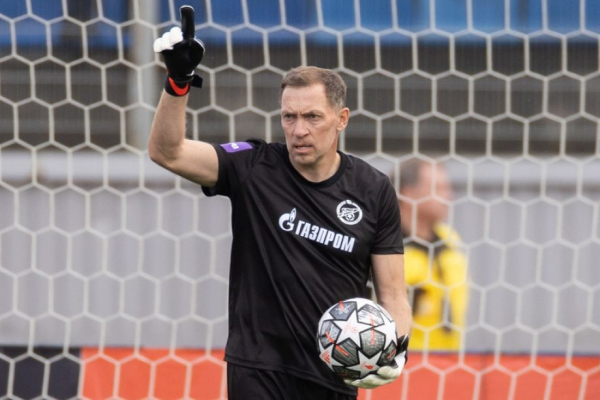Чемпионат России по футболу: история &laquo;Зенита&raquo; &mdash; пять пенальти в одном матче, как вратарь команды исполнил 11-метровый