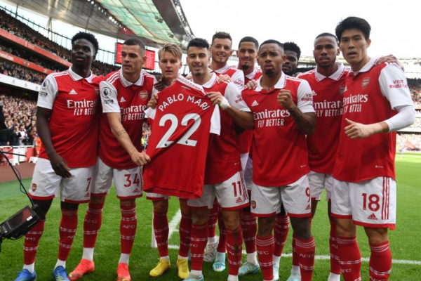 Футбол, чемпионат Италии, Серия А, Монца: клуб Берлускони, удар ножом Пабло Мари, игра за Арсенал, поддержка фанатов