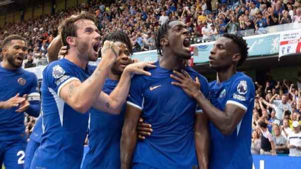 &laquo;Челси&raquo; разгромил &laquo;Тоттенхэм&raquo;, который играл вдевятером