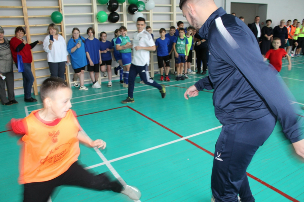 Пименов и Гасилин приехали к победителям фестиваля &laquo;Футбол в школе&raquo; 