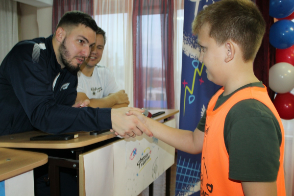 Пименов и Гасилин приехали к победителям фестиваля &laquo;Футбол в школе&raquo; 
