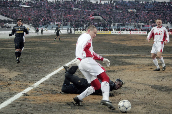 Культовые футбольные матчи в России при плохих погодных условиях в 90-е и нулевые: рейтинг, фото