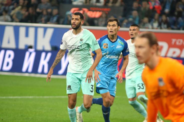 Осенний чемпион. &laquo;Зенит&raquo; не смог отвоевать у &laquo;Краснодара&raquo; первую строчку