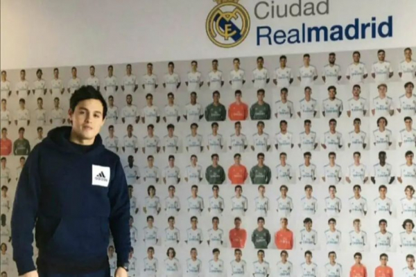 История тренера Джо Армаса, в 27 лет вывел Имбабуру в Лигу Эквадора, самый молодой тренер, стажировки в Реале и Аяксе