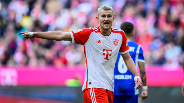 Защитник &laquo;Баварии&raquo; получил травму колена