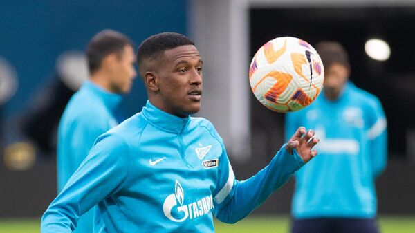 СМИ: "Коринтианс" получит 11% от трансфера при перепродаже Ренана из "Зенита"