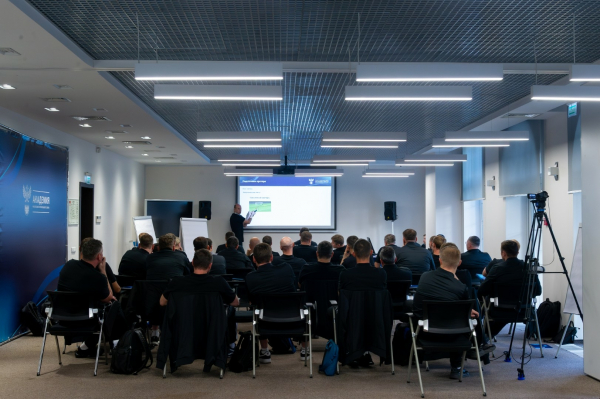 Слушатели программы &laquo;PRO-УЕФА&raquo; посетили тренировку &laquo;Локомотива&raquo;