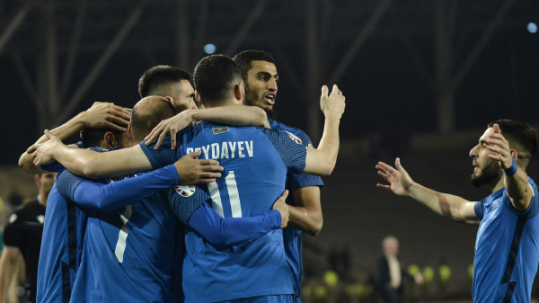 Сборная Азербайджана в меньшинстве разгромила шведов в матче квалификации ЧЕ