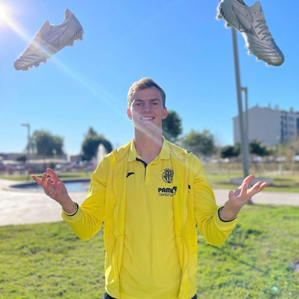 Откуда в &laquo;Вильярреале&raquo; молодой российский футболист, кто такой Антон Ефремов, интервью с игроком, жизнь в Испании