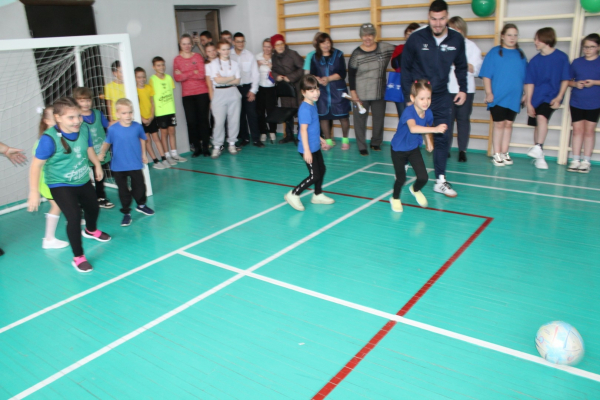 Пименов и Гасилин приехали к победителям фестиваля &laquo;Футбол в школе&raquo; 