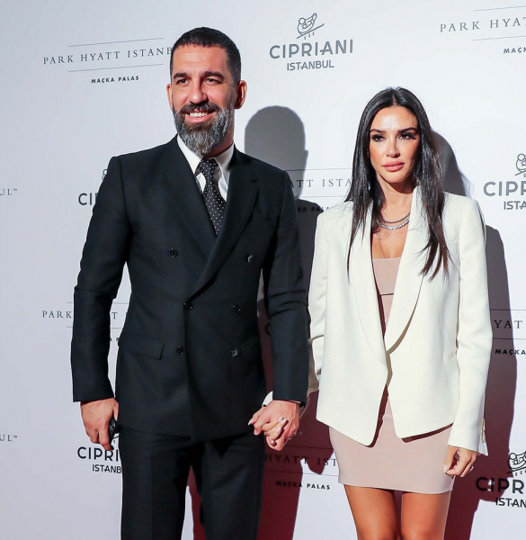 Бывший футболист &laquo;Барселоны&raquo; Арда Туран потерял $ 7 млн из-за мошенницы, подробности, детали