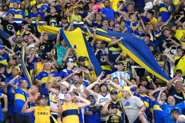 &laquo;Бока Хуниорс&raquo; &mdash; &laquo;Флуминенсе&raquo;, финал Кубка Либертадорес, фанаты &laquo;Флуминенсе&raquo; напали на болельщиков &laquo;Боки&raquo; в Рио, видео