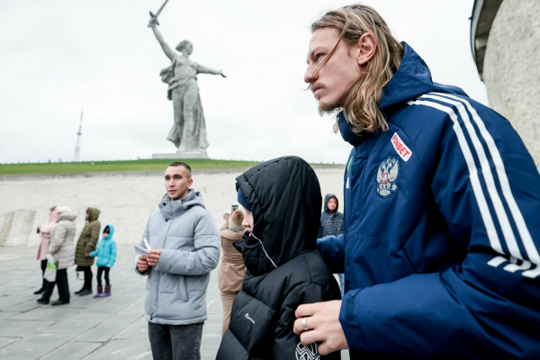 Сборная России посетила Мамаев курган