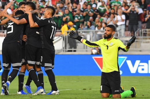 Че Гевара, революция на Кубе, Фидель Кастро: увлечение футболом и регби, матч в шахматы с Фишером, спортивный журналист