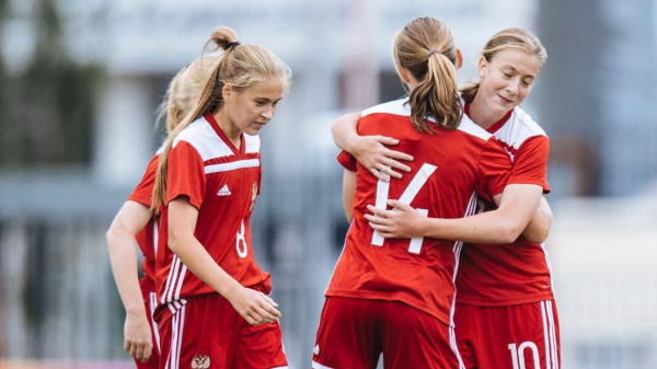 Женские сборные России по футболу сыграют с командами Парагвая