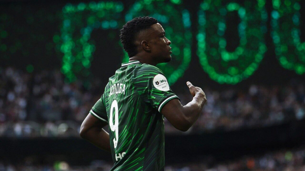 "Краснодар" обыграл "Крылья Советов" со счетом 2:1 в матче 14-го тура РПЛ