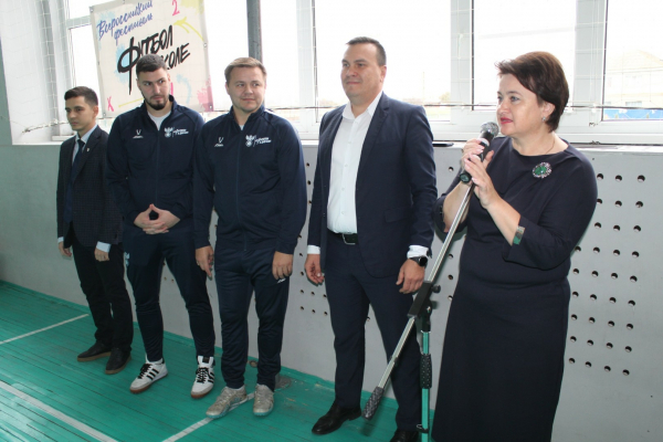 Пименов и Гасилин приехали к победителям фестиваля &laquo;Футбол в школе&raquo; 