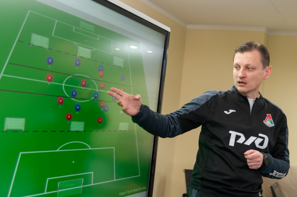 Слушатели программы &laquo;PRO-УЕФА&raquo; посетили тренировку &laquo;Локомотива&raquo;