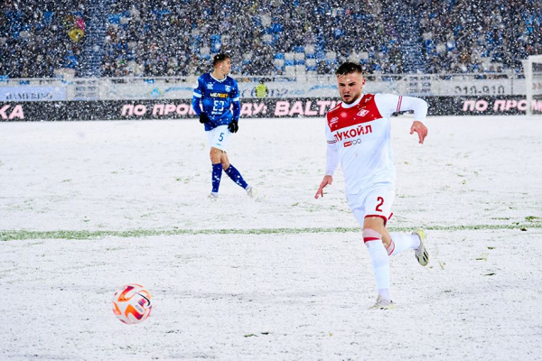 Регламент РПЛ сезона-2023/2024: каким мячом играют в снег, когда переносят матч, условия