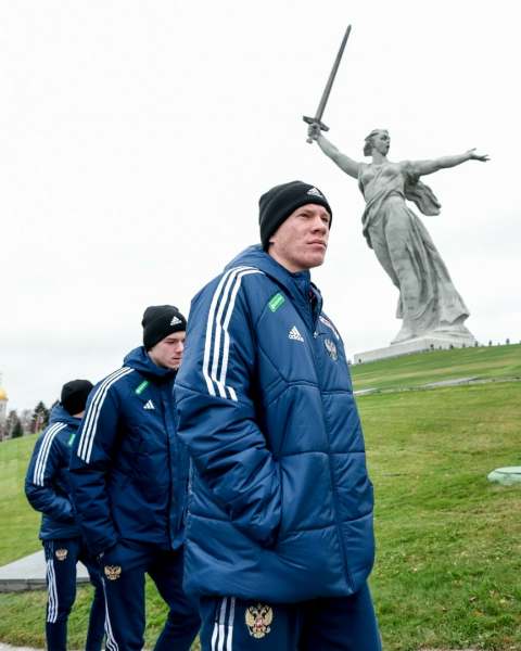 Сборная России посетила Мамаев курган