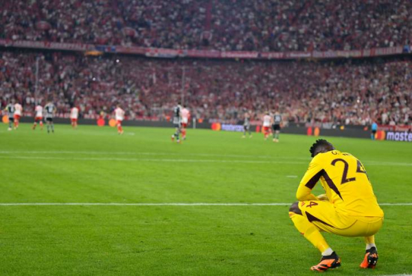 Катастрофа в воротах. Онана не решил вратарскую проблему &laquo;МЮ&raquo;, а усугубил ее