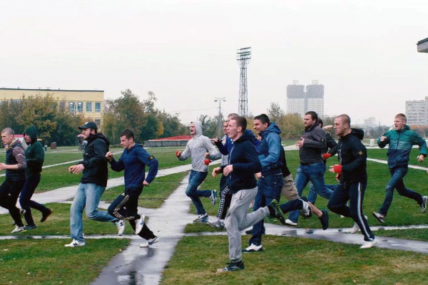 Почему Гильермо Абаскаль носит Stone Island, кто ещё из тренеров: Гвардиола, Энрике, Личка, история бренда, фанаты