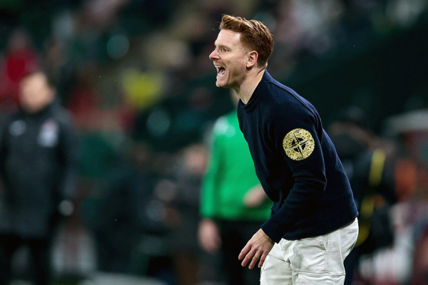 Почему Гильермо Абаскаль носит Stone Island, кто ещё из тренеров: Гвардиола, Энрике, Личка, история бренда, фанаты