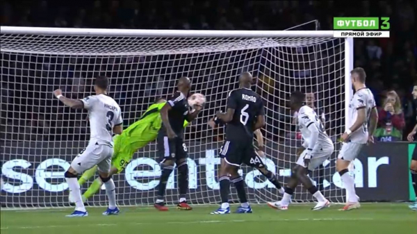 Карабах &mdash; Байер 0:1, обзор матча Лиги Европы 9 ноября 2023: опасные моменты, статистика, как сыграл Андрей Лунев