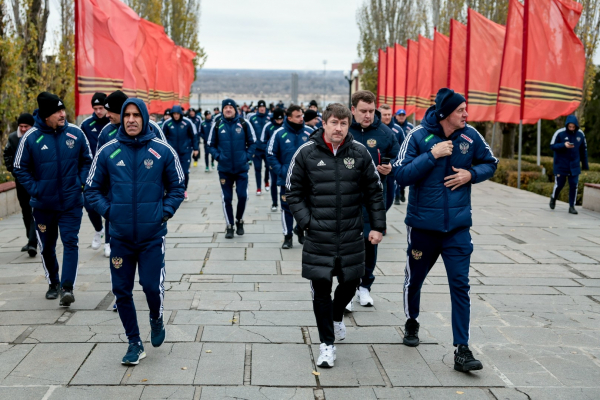 Сборная России посетила Мамаев курган