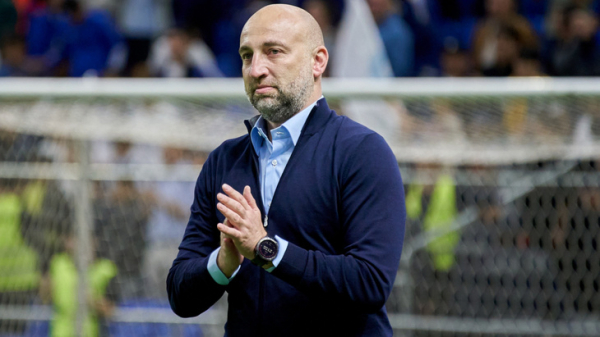 Адиеву подарили автомобиль за выступление Казахстана в отборе на Евро-2024