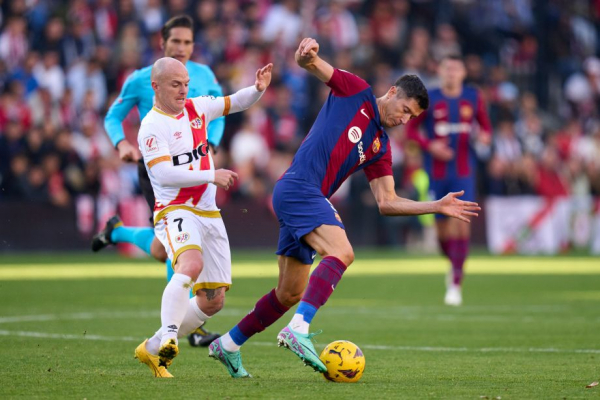 Футбол, 25 ноября 2023 года: обзор матчей, ничья Сити и Ливерпуля, победа Ньюкасла, лидерство Арсенала, Челси, Барселона