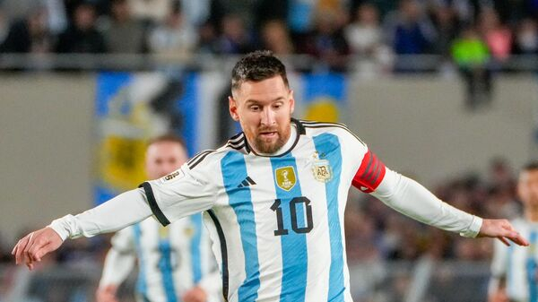 Месси схватил за горло уругвайского футболиста Оливеру в отборе на ЧМ-2026