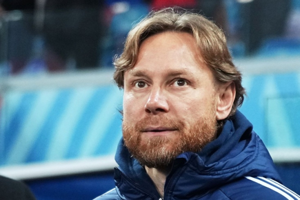 Реакция главного тренера сборной России Карпина на песню &laquo;Валера&raquo; после победы в Волгограде над Кубой со счётом 8:0