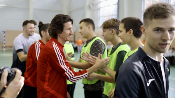 Алексей Смертин и звёзды медиафутбола посетили лагерь &laquo;Сила России&raquo;