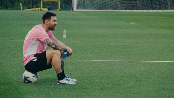 Месси встречает Америку (сериал): обзор, рецензия &mdash; Messi Meets America, Apple TV+