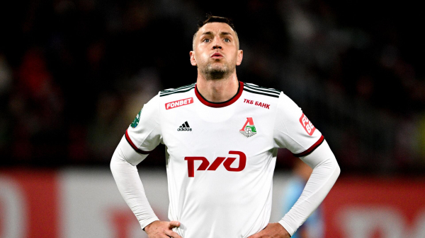 "Локомотив" опроверг информацию о потасовке между Дзюбой и Пиняевым