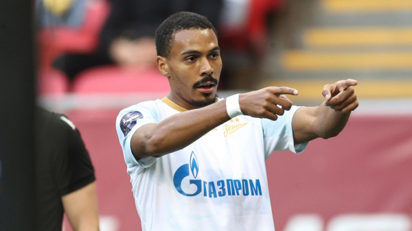 Нападающий "Зенита" Изидор заявил, что берет пример с одноклубника Кассьерры