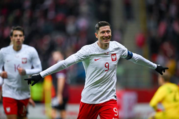 Сборная неудачников отбора Евро-2024: Холанн в атаке, Савич и Линделёф в обороне