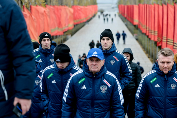 Сборная России посетила Мамаев курган