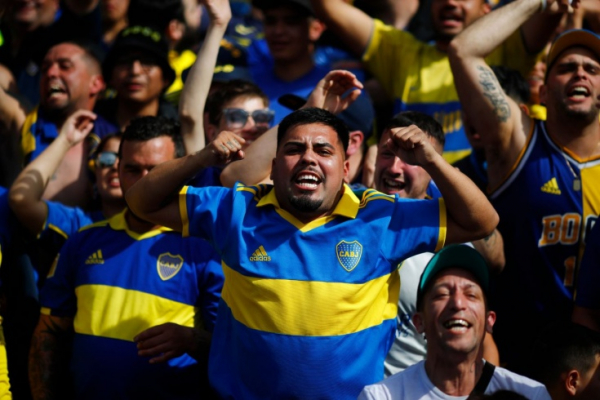 &laquo;Бока Хуниорс&raquo; &mdash; &laquo;Флуминенсе&raquo;, финал Кубка Либертадорес, фанаты &laquo;Флуминенсе&raquo; напали на болельщиков &laquo;Боки&raquo; в Рио, видео