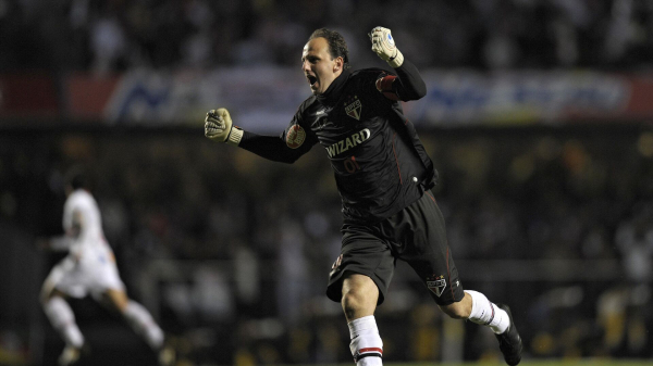 Вратарь-рекордсмен наколотил 131 гол в Бразилии! А еще обогнал самого Пеле