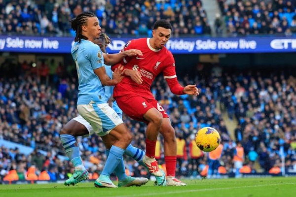 &laquo;Ливерпуль&raquo; сдержал &laquo;Ман Сити&raquo;. Борьба за титул АПЛ принимает новый оборот