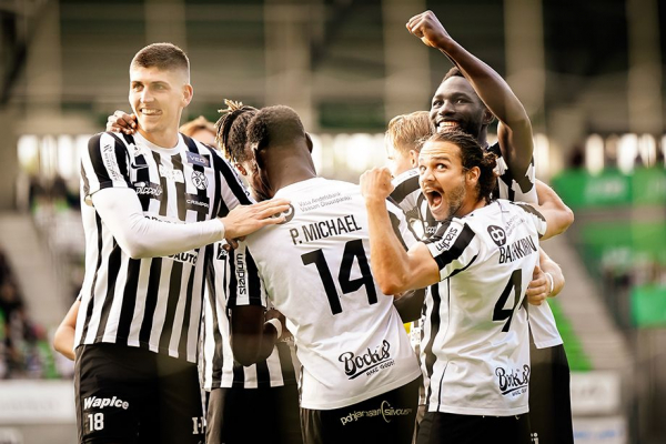 Как сыграли российские футболисты за рубежом в выходные: Головин, Кузяев, Захарян, Миранчук, Оздоев, Бакаев, Кокорин